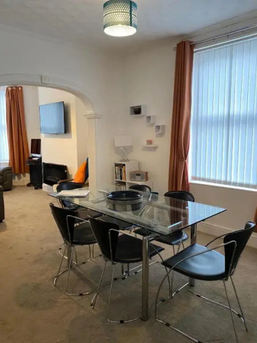 39 Cowley Road