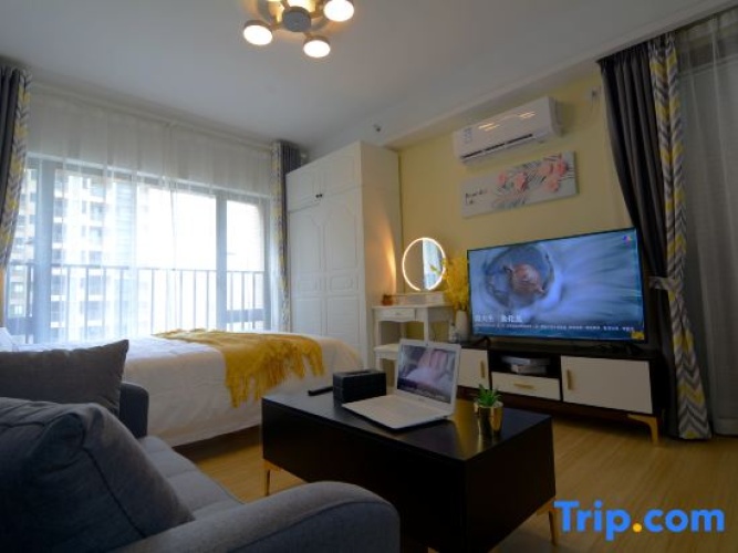 Standard Double room with city view