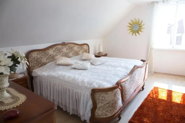 2 Bedrooms Cottage
