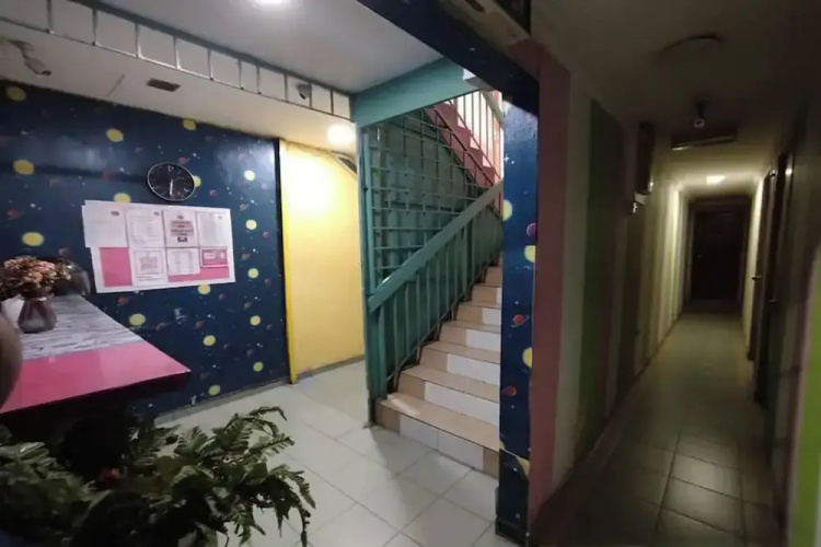 I Rose Budget Hotel