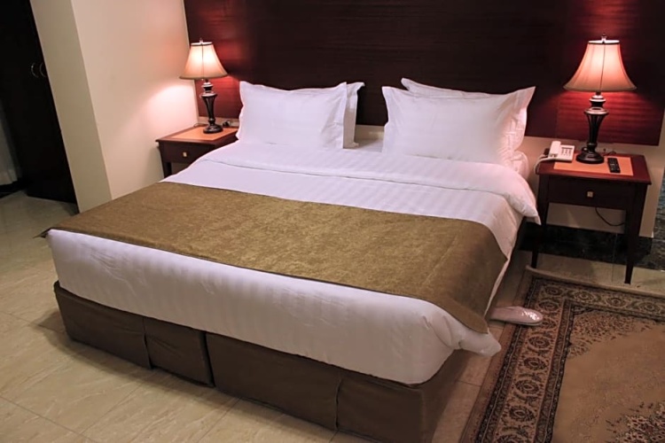 Deluxe Suite
