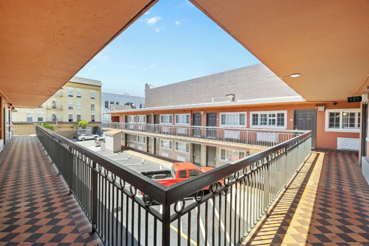 Alexis Park Hotel