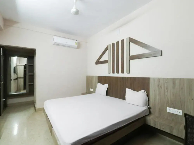 Smile Holiday Inn