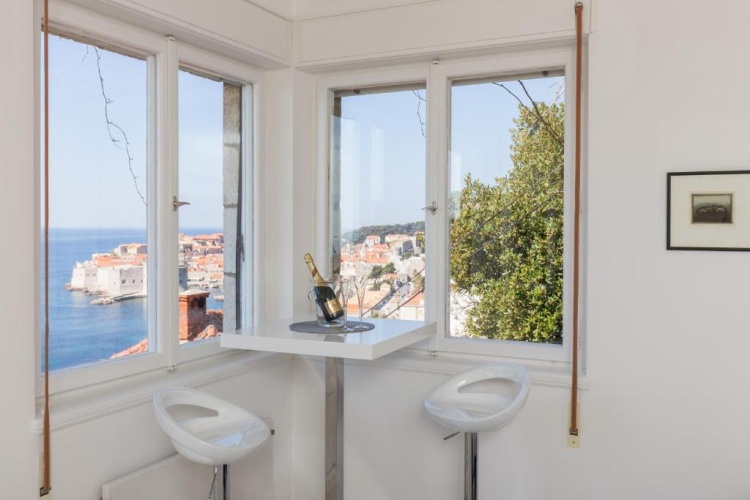 3 Bedrooms Apartment with sea view
