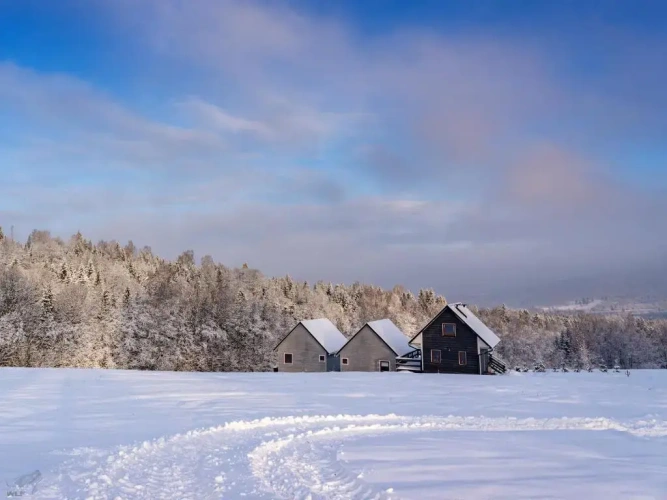 2 Bedrooms Chalet