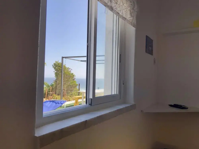 Fonte Da Telha Cliff House