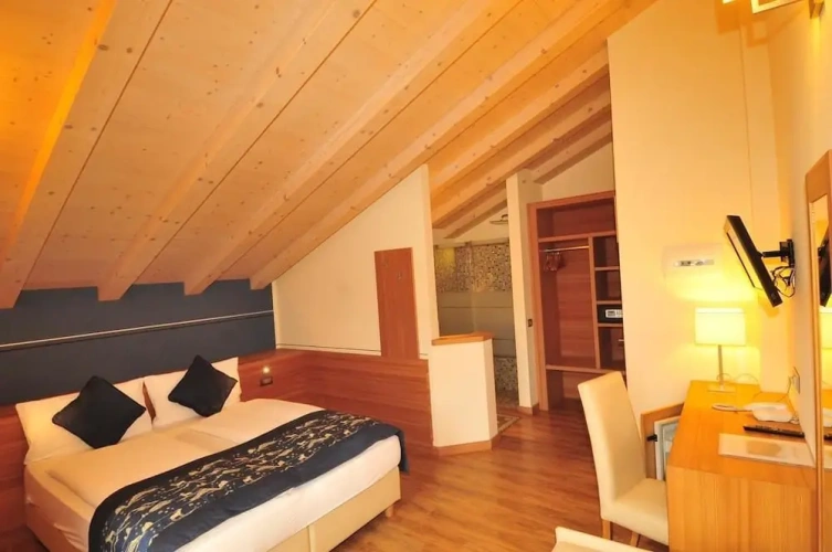 Standard Quadruple room with balcony