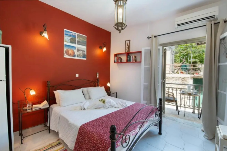 Arokaria III Studio