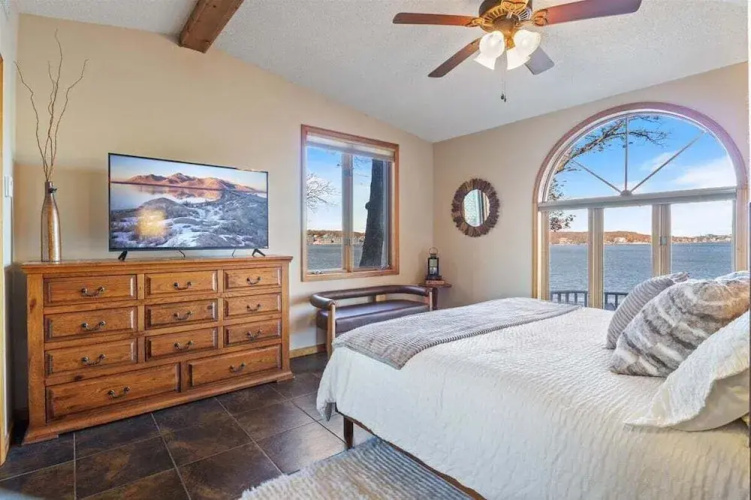 Cozy Digs Lake Lodge W/ 2 Decks, Game Room, Private Dock & Boat Slip - Lake Ozark, MO