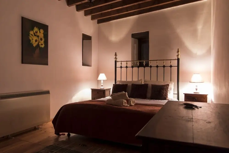 3 Bedrooms Cottage