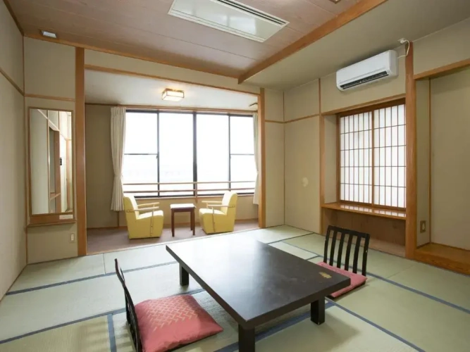 Standard Twin room with mountain view