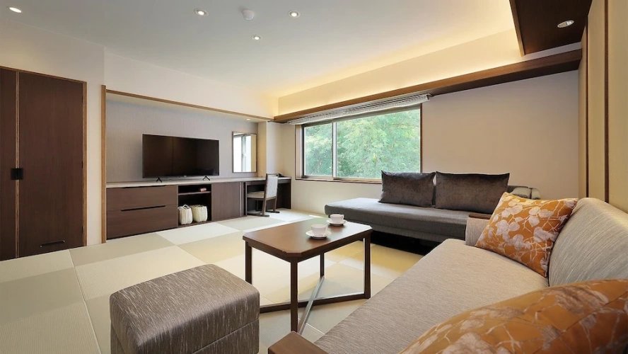 Deluxe Suite
