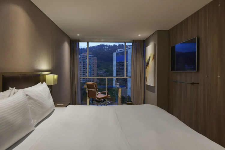 Binn Hotel