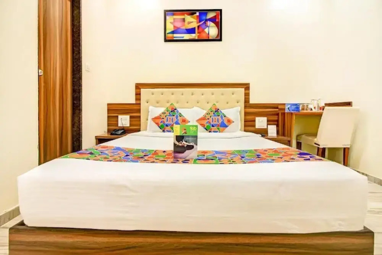Fabhotel Axis International