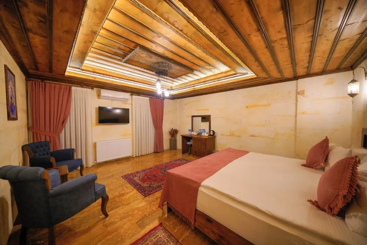 Standard Quadruple Family room