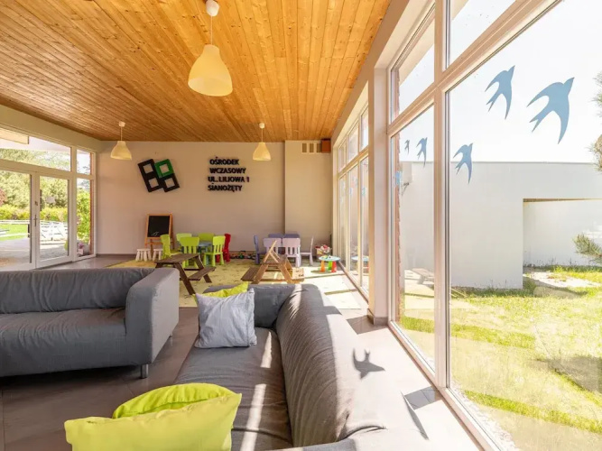 Holiday Homes With Pool, Close to the Beach
