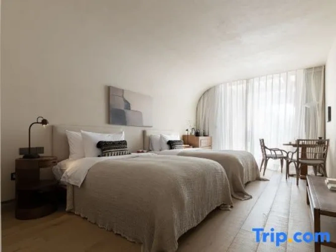 Standard Twin room with sea view