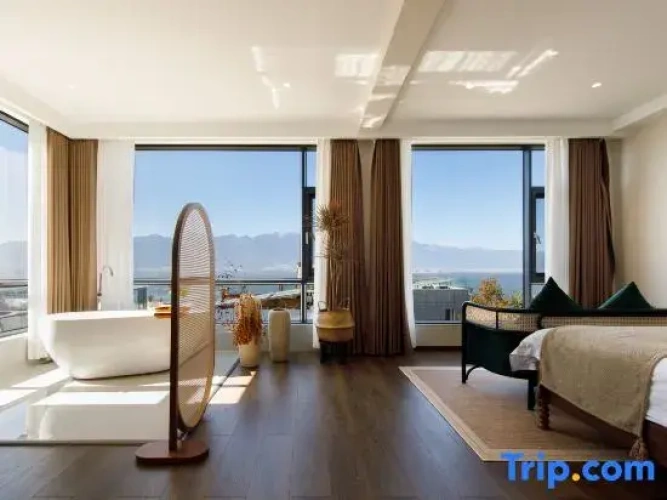 5 Bedrooms Villa with sea view