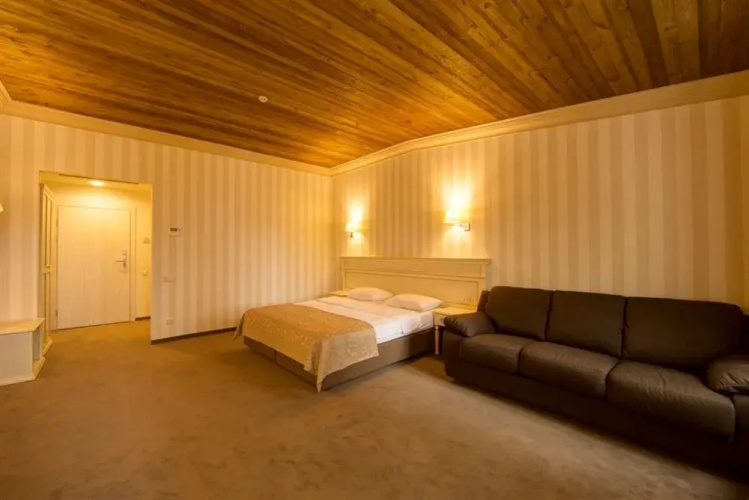 Premier Geneva Hotel