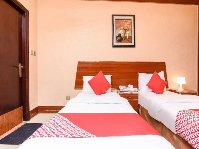 OYO 180 Evin Hotel