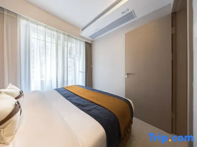 1 Bedroom Superior room with balcony and with garden view