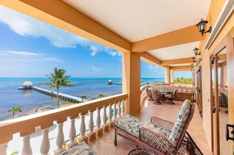 3 Bedrooms Deluxe Suite with balcony and with sea view