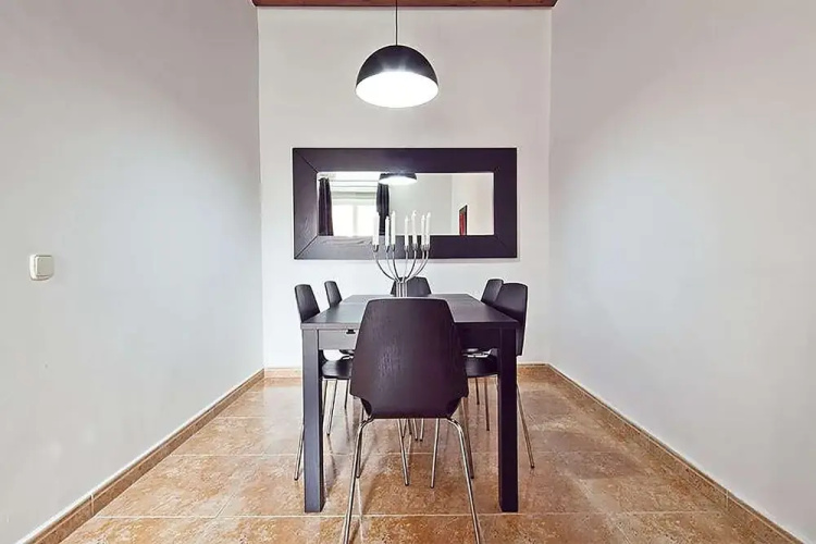 Bhm1-050 Chic And Spacious Apartment