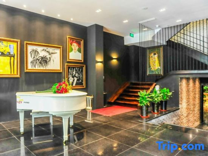 J&D Hotel