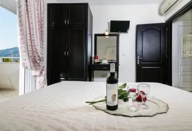 Niki Apartments