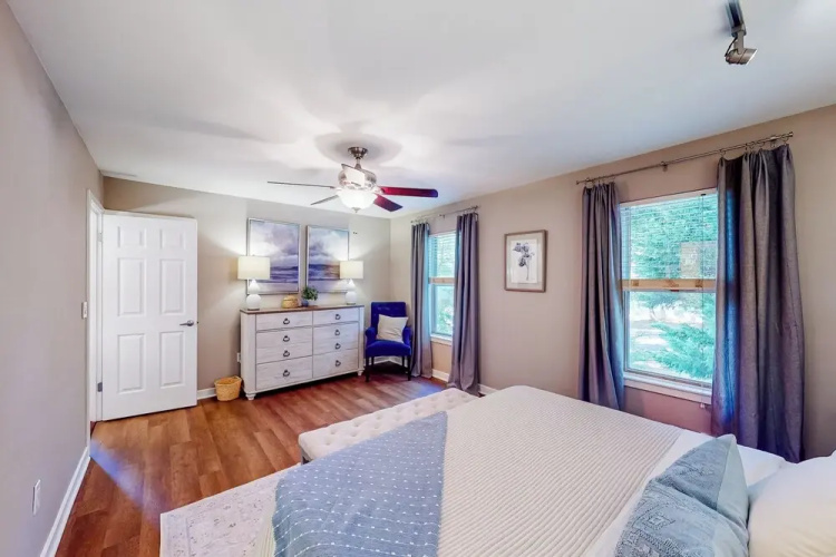 3BR Dog-friendly Retreat w/ Fireplace & Patio