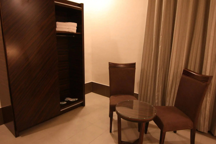 Fakhamet Al Hamra Hotel Apartments