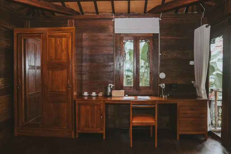 Standard Triple room with garden view