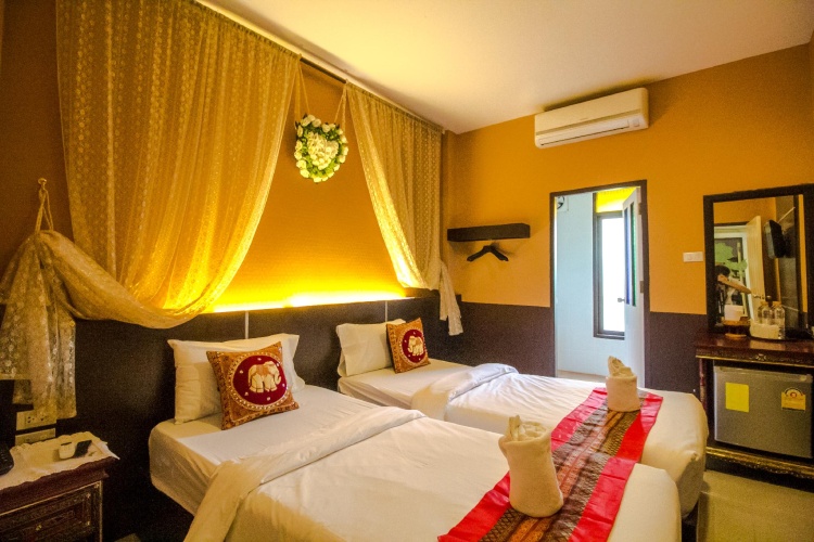 Standard Twin room