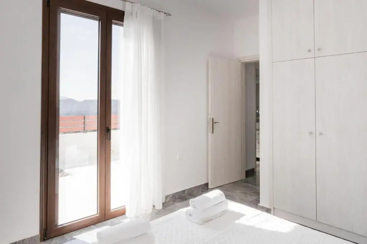 Kastrena House