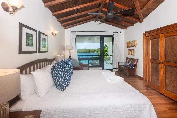 4 Bedrooms Cottage with balcony