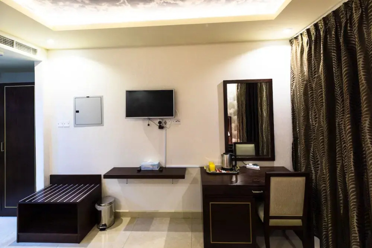 Voyage Hotel