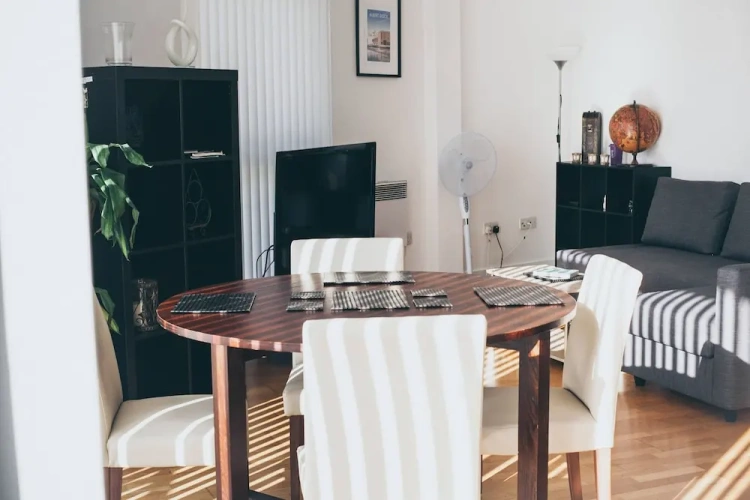 2 Bedrooms Apartment