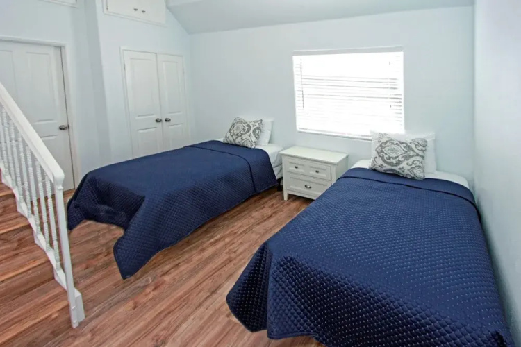 1404 W Ocean Front C 68167 by RedAwning