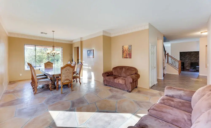 Stunning Pool & Patio: Spacious Chandler Oasis!