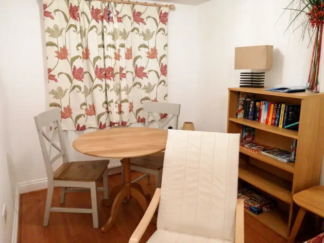 4 Bredon Court