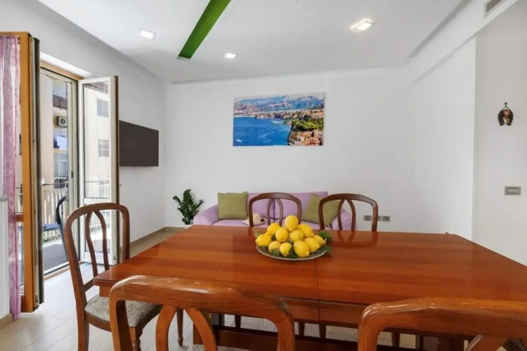 Rose Sorrento House