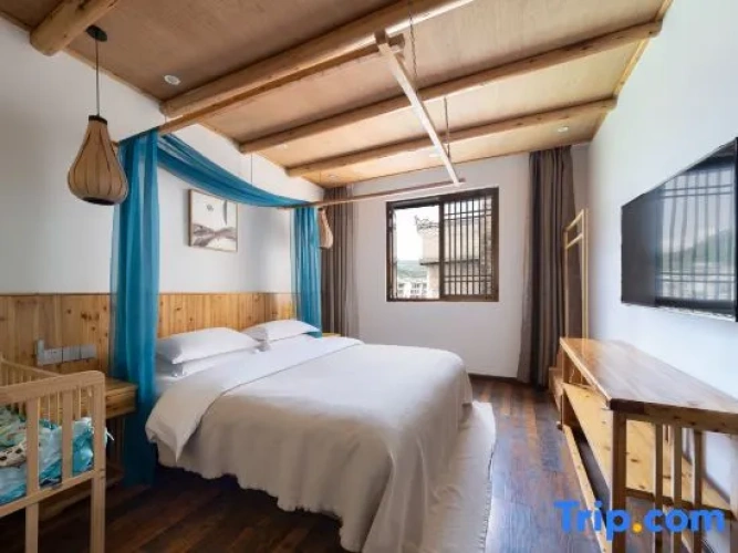 2 Bedrooms Family Suite with river view