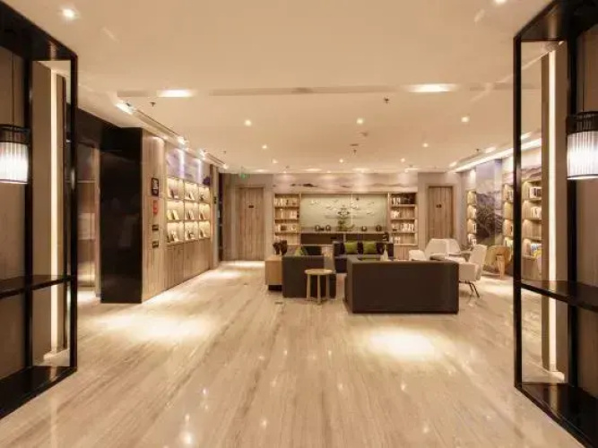 Pingliang Lando Hotel
