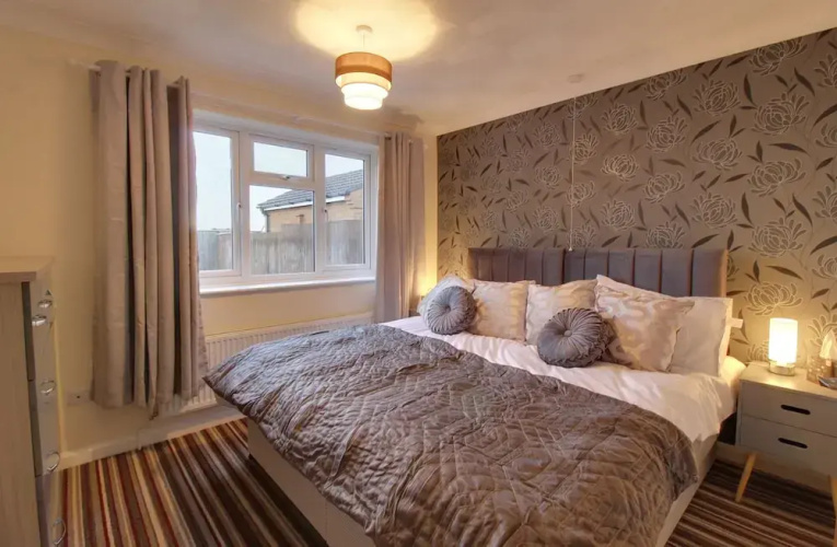 Cedar Drive, Holbeach - 1 to 4 - Self Catering