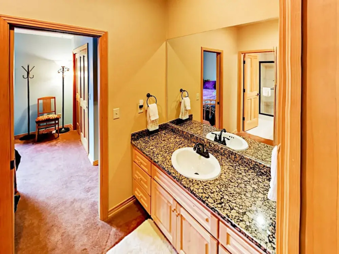 106 Teller Street Duplex 3 Bedrooms 2.5 Bathrooms Duplex