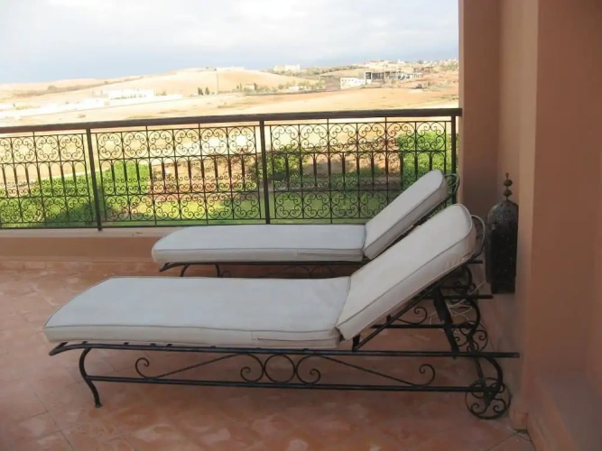 3 Bedrooms Villa with balcony