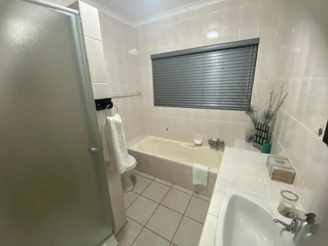 3 Bedrooms Cottage