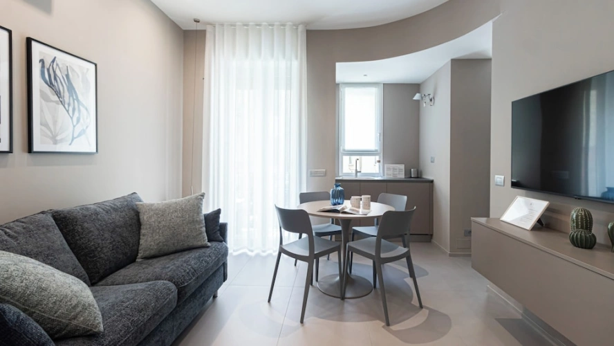 1 Bedroom Apartment with balcony