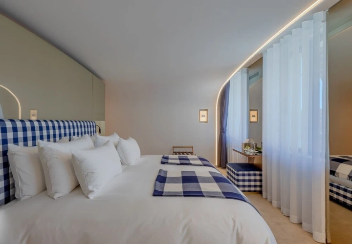 Comfort room with river view