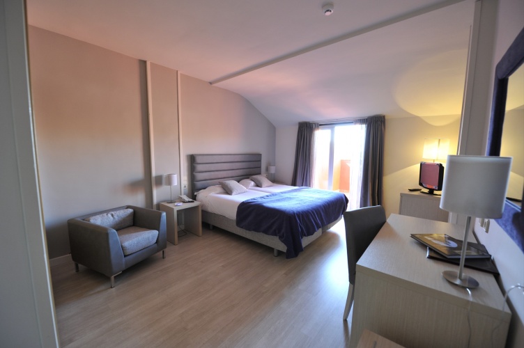 Hotel Puerta de Segovia photo 6